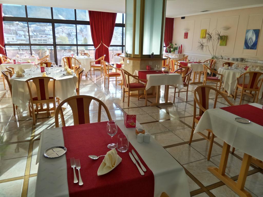 Jura Hotel Restaurant Le Panoramic Saint-Claude Exterior photo